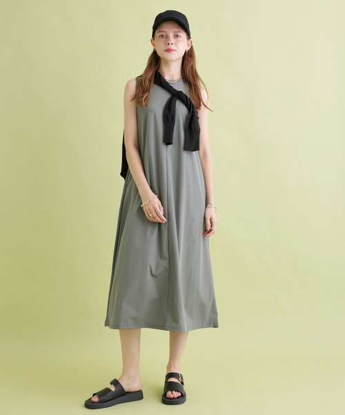 saloon(サルーン)の「SALOON(サルーン)/ノースリバルーンワンピース【洗濯機洗い可】(ワンピース・レディース・カーキ/ブラック/ブルー・FREE)」の9枚目の写真