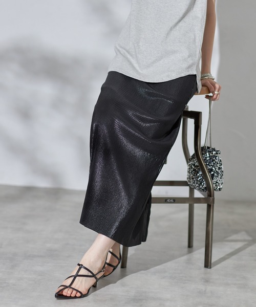 each（イーチ）の「シャイニープリーツタイトスカート（スカート・レディース・イエローゴールド/シルバー/ブラック・FREE）」の11枚目の写真