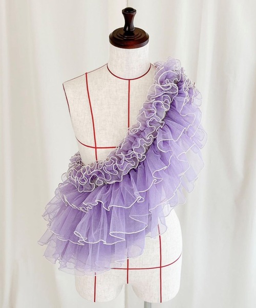 ORIENT MILLINERY(オリエント ミリナリー)の「DORA TIER TULLE - MIDI / チュールフリルバッグ - ミディ(ボディバッグ/ウエストポーチ・レディース・ブラック×ホワイト/ホワイト×ネイビー/ブラック/ネイビー系1/パープル/オレンジ/ネイビー系2・FREE)」の7枚目の写真