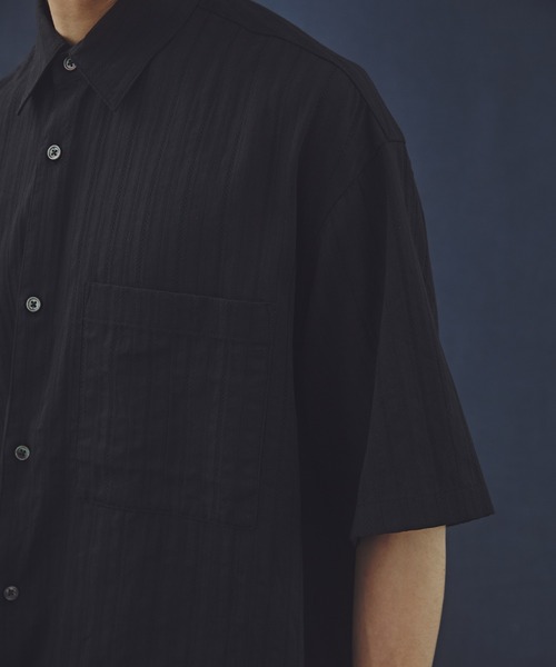 NANO universe(ナノユニバース)の「「Commonuse」コットンストライプジャガードシャツ(シャツ/ブラウス・メンズ・ブラック/ベージュ系その他・L/M)」の4枚目の写真