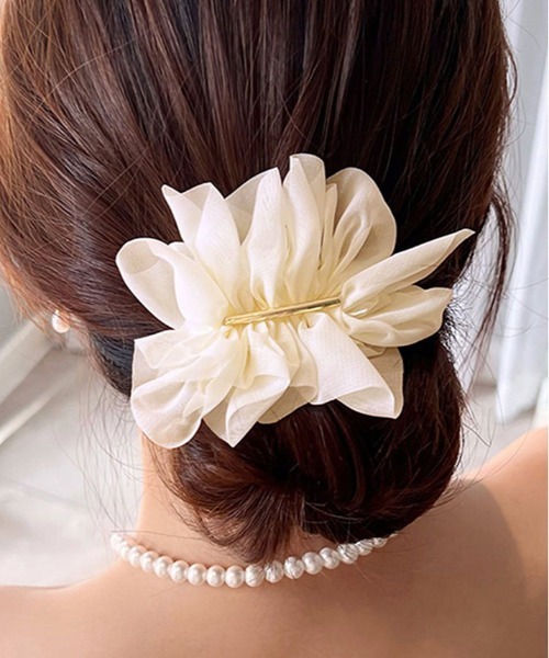 クワッドリボンのバレッタ ライトブラウン×ベージュ フラワーカボション