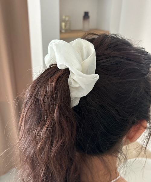 Birthday room（バースデイルーム）の「サテンライクヘアゴム/シュシュ / satin-like hair tie chouchou（シュシュ・レディース・シルバー/アイボリー/ブラック/ピンク・FREE）」の7枚目の写真