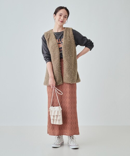 DRESKIP（ドレスキップ）の「◆コーデの主役に くるくるフェイクファージレ（ベスト・レディース・ライトグレー/ベージュ/モカ・02/04/03）」の10枚目の写真