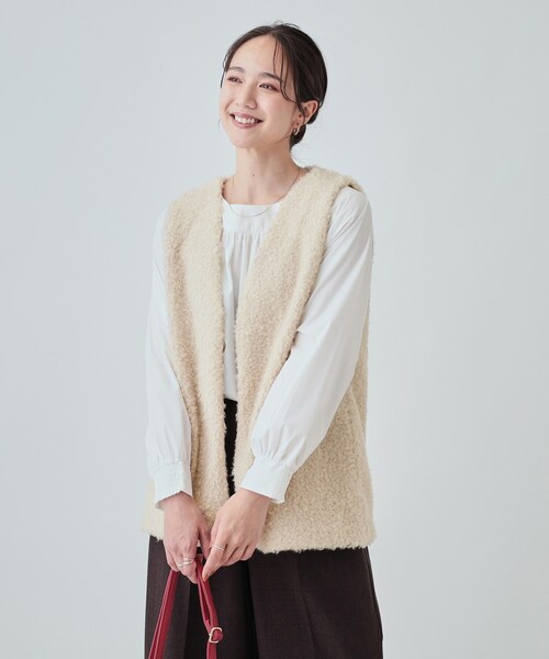 DRESKIP（ドレスキップ）の「◆コーデの主役に くるくるフェイクファージレ（ベスト・レディース・ライトグレー/ベージュ/モカ・02/04/03）」の12枚目の写真