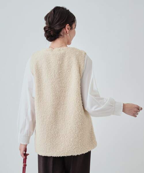 DRESKIP（ドレスキップ）の「◆コーデの主役に くるくるフェイクファージレ（ベスト・レディース・ライトグレー/ベージュ/モカ・02/04/03）」の13枚目の写真