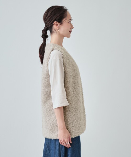 DRESKIP（ドレスキップ）の「◆コーデの主役に くるくるフェイクファージレ（ベスト・レディース・ライトグレー/ベージュ/モカ・02/04/03）」の17枚目の写真