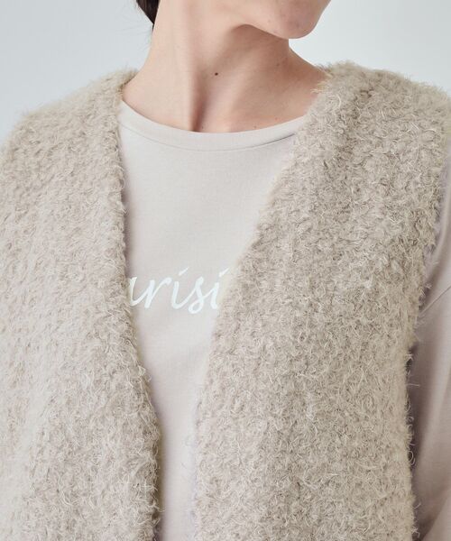 DRESKIP（ドレスキップ）の「◆コーデの主役に くるくるフェイクファージレ（ベスト・レディース・ライトグレー/ベージュ/モカ・02/04/03）」の19枚目の写真