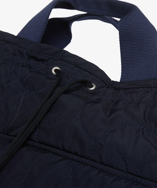 LAVENHAM（ラベンハム）の「Nicholas Daley X Lavenham Kit Bag Unisex / ニコラス・デイリー X ラベンハム キット バッグ ユニセックス（ショルダーバッグ・メンズ・ライトグレー・ONE SIZE）」の2枚目の写真