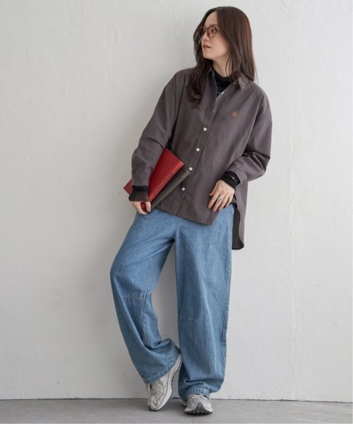 LBC(エルビーシー)の「ミニロゴ刺繍オーバーシャツ(シャツ/ブラウス・レディース・ベージュ/ホワイト/チャコールグレー・M)」の8枚目の写真