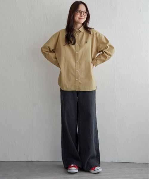 LBC(エルビーシー)の「ミニロゴ刺繍オーバーシャツ(シャツ/ブラウス・レディース・ベージュ/ホワイト/チャコールグレー・M)」の9枚目の写真