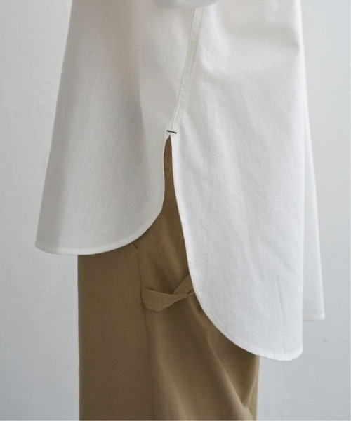 LBC(エルビーシー)の「ミニロゴ刺繍オーバーシャツ(シャツ/ブラウス・レディース・ベージュ/ホワイト/チャコールグレー・M)」の17枚目の写真