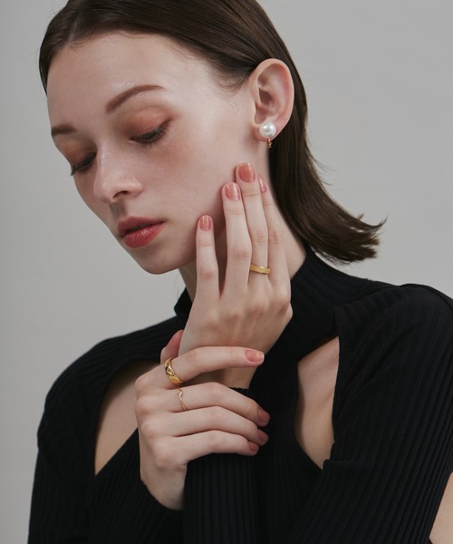 ciite' surgical stainless(シーテサージカルステンレス)の「【 金属アレルギー対応 】シンプルナシジ リング サージカルステンレス (リング・レディース・ゴールド/シルバー・11号/13号/15号)」の7枚目の写真