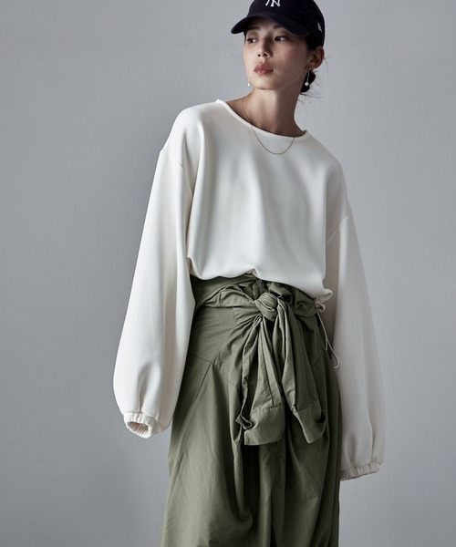 etoll.（エトル）の「ドロストダンボールニットプルオーバー（スウェット・レディース・ブラック/アイボリー/チャコール・M）」の11枚目の写真