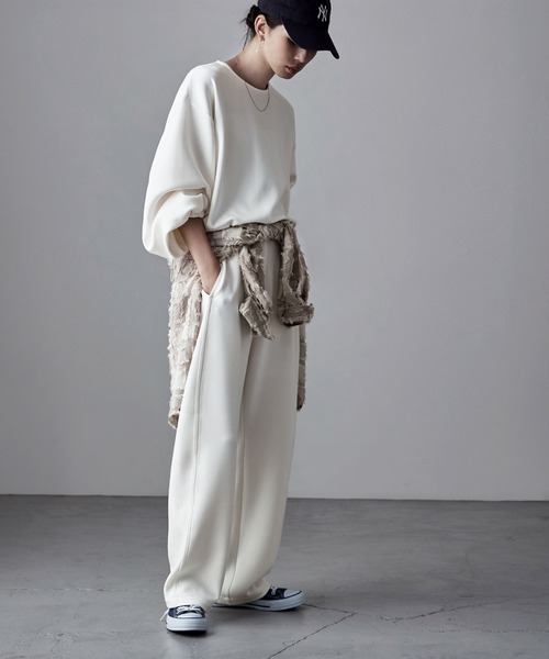 etoll.（エトル）の「ドロストダンボールニットプルオーバー（スウェット・レディース・ブラック/アイボリー/チャコール・M）」の14枚目の写真