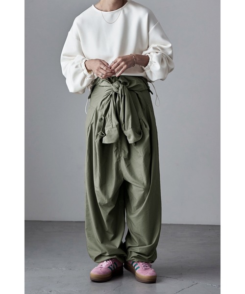 etoll.（エトル）の「ドロストダンボールニットプルオーバー（スウェット・レディース・ブラック/アイボリー/チャコール・M）」の18枚目の写真