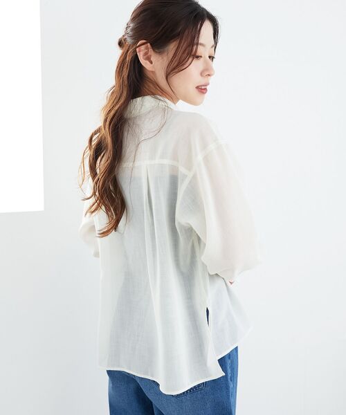 le.coeur blanc（ルクールブラン）の「ダブルポケットシアーシャツ（シャツ/ブラウス・レディース・オフホワイト/ライトベージュ/ブルー/ライトブラウン・38）」の12枚目の写真