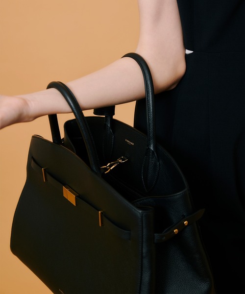 最終値下げ　DEMELLIER LONDONのチェーンハンドバッグ DEMELLIER LONDONのチェーンハンドバッグ