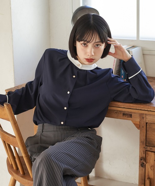 Another Branch olive des olive(アナザーブランチオリーブデオリーブ)の「配色2WAYブラウス(シャツ/ブラウス・レディース・ネイビー/ミント/ブルーグレー/アイボリー/オフホワイト・FREE)」の5枚目の写真
