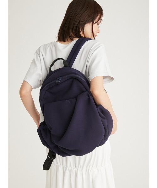 emmi（エミ）の「ポンチギャザーボディーバックパック（バックパック/リュック・レディース・ネイビー/ライトグレー・FREE）」の4枚目の写真