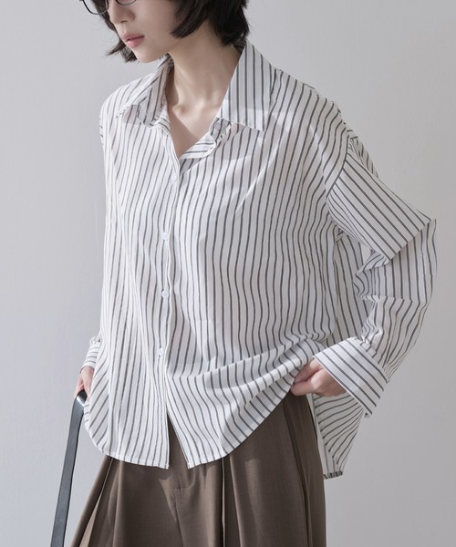 UNE MANSION(ユヌマンション)の「スタンダードベーシックストライプシャツ(シャツ/ブラウス・レディース・スカイブルー/ベージュ/ホワイト/ピンク・FREE)」の2枚目の写真