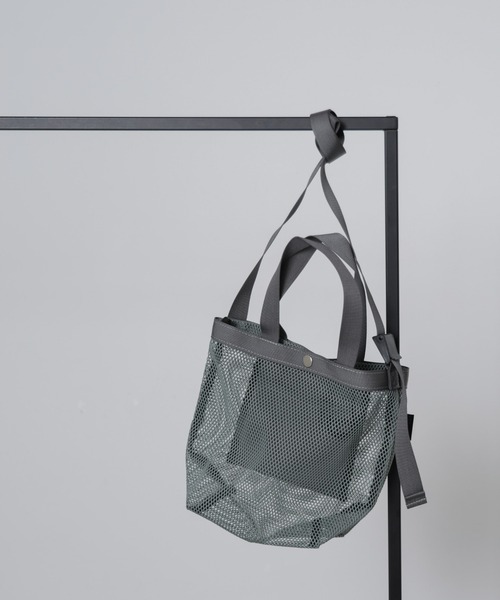 Drifter(ドリフター)の「Drifter/別注 NU MESH TOTE(トートバッグ・レディース・グレー/ベージュ/ブラック・FREE)」の3枚目の写真