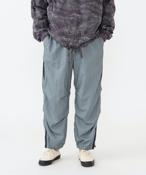 BEAMS PLUS(ビームスプラス)の「ミリタリー アスレチック パンツ(その他パンツ・メンズ・ネイビー/グレー・S/M/L)」の7枚目の写真