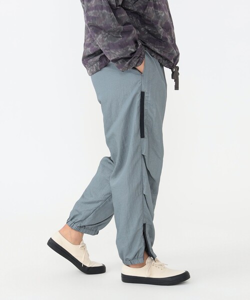 BEAMS PLUS(ビームスプラス)の「ミリタリー アスレチック パンツ(その他パンツ・メンズ・ネイビー/グレー・S/M/L)」の10枚目の写真