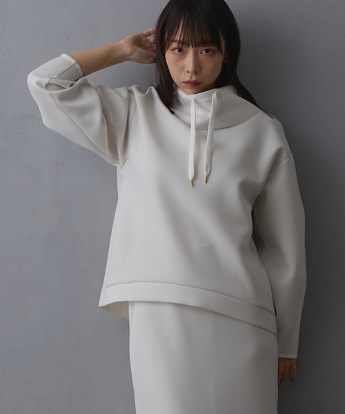 NICOLE white（ニコルホワイト）の「バックタックプルオーバー／ダンボールポンチ（スウェット・レディース・イエロー/オフホワイト/ブラック/ベージュ・FREE）」の2枚目の写真