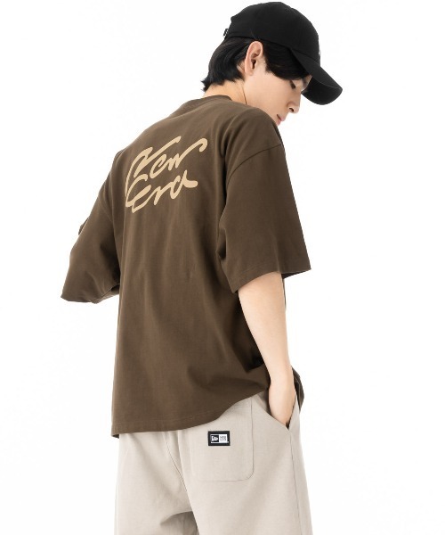 NEW ERA（ニューエラ）の「ニューエラ 半袖Tシャツ オーバーサイズ 手書き風ロゴ（Tシャツ/カットソー・メンズ・ブラック/ブラウン/ホワイト・XXL/XL/L/M/S）」の6枚目の写真