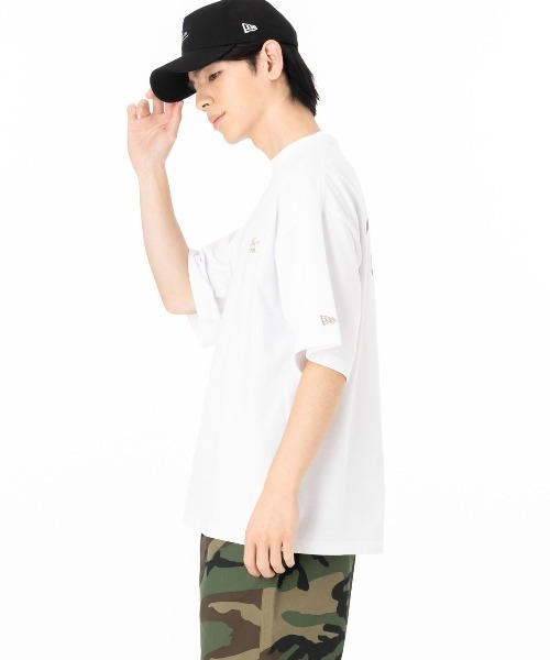 NEW ERA（ニューエラ）の「ニューエラ 半袖Tシャツ オーバーサイズ 手書き風ロゴ（Tシャツ/カットソー・メンズ・ブラック/ブラウン/ホワイト・XXL/XL/L/M/S）」の20枚目の写真