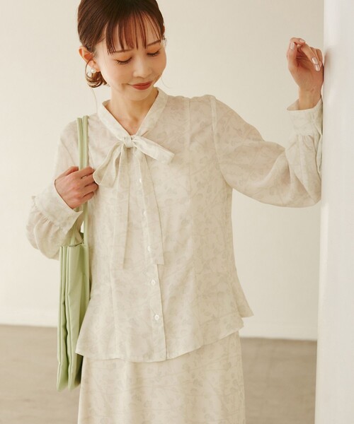 ROPE' PICNIC(ロペピクニック)の「【YOKU MOKU/ヨックモック×ROPE' PICNIC】リボンブラウス(シャツ/ブラウス・レディース・キナリ/ブルー系その他4・38)」の7枚目の写真