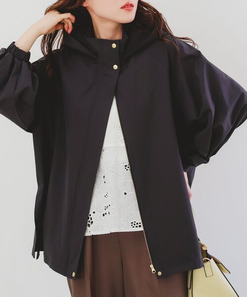 le.coeur blanc（ルクールブラン）の「サーブルクロスフードブルゾン（ブルゾン・レディース・ベージュ/ダークグレー・38）」の7枚目の写真