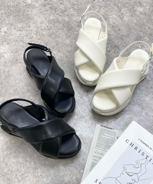 INGNI(イング)の「フロントクロスクリアソールスポサン(サンダル・レディース・ブラック/オフホワイト・M/L)」の16枚目の写真