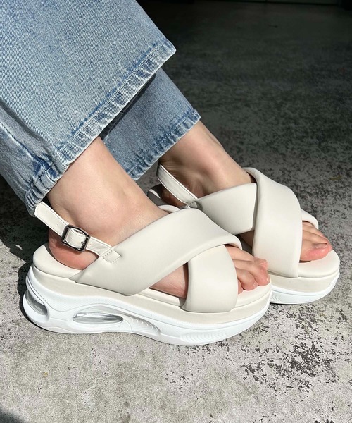 INGNI(イング)の「フロントクロスクリアソールスポサン(サンダル・レディース・ブラック/オフホワイト・M/L)」の17枚目の写真