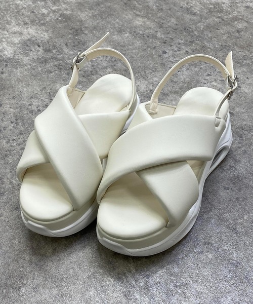 INGNI(イング)の「フロントクロスクリアソールスポサン(サンダル・レディース・ブラック/オフホワイト・M/L)」の19枚目の写真