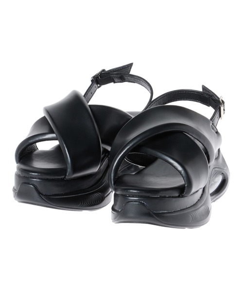 INGNI(イング)の「フロントクロスクリアソールスポサン(サンダル・レディース・ブラック/オフホワイト・M/L)」の9枚目の写真