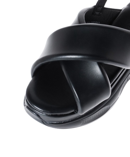 INGNI(イング)の「フロントクロスクリアソールスポサン(サンダル・レディース・ブラック/オフホワイト・M/L)」の13枚目の写真