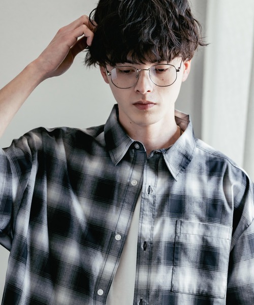 Rocky Monroe(ロッキーモンロー)の「ウェリントン型カラーレンズメタルフレーム UVカットサングラス(サングラス・メンズ・A/H/J/D/E/F/K/L/M/B/G/I/C・FREE)」の17枚目の写真