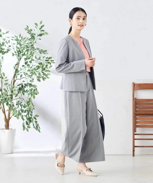 a.v.v（アーヴェヴェ）の「【洗える/ストレッチ/UVカット】麻調ストレッチクロップドパンツ（スーツパンツ・レディース・グレー/ベージュ/ネイビー・36/38/40/34/42）」の15枚目の写真