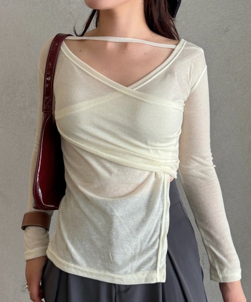 efill(エフィル)の「ツイスト レイヤード カットトップ(Tシャツ/カットソー・レディース・アイボリー・FREE)」の4枚目の写真