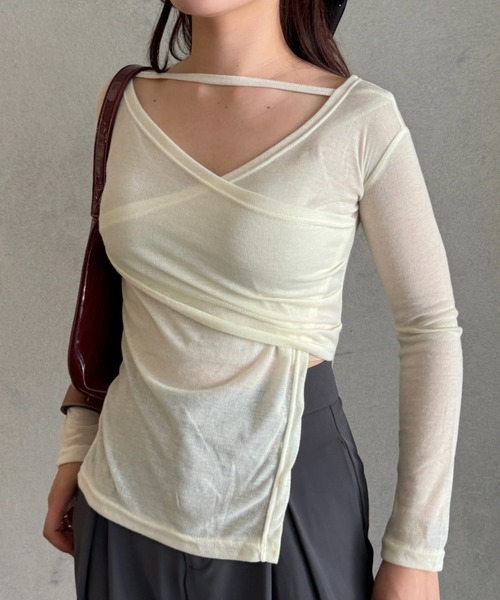 efill(エフィル)の「ツイスト レイヤード カットトップ(Tシャツ/カットソー・レディース・アイボリー・FREE)」の3枚目の写真