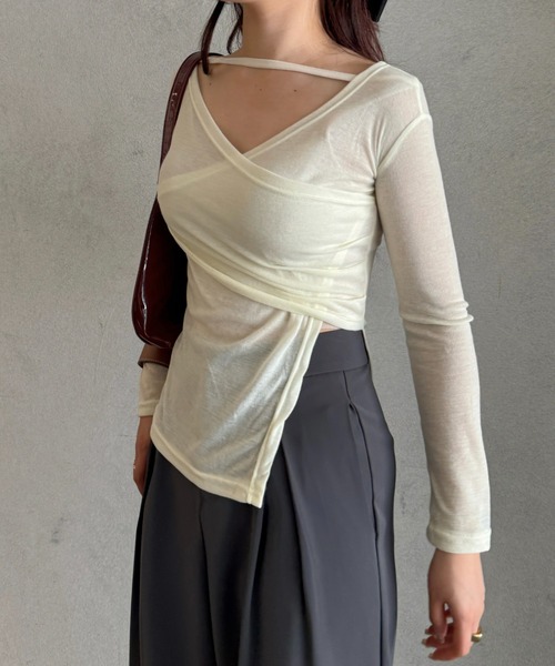 efill(エフィル)の「ツイスト レイヤード カットトップ(Tシャツ/カットソー・レディース・アイボリー・FREE)」の12枚目の写真