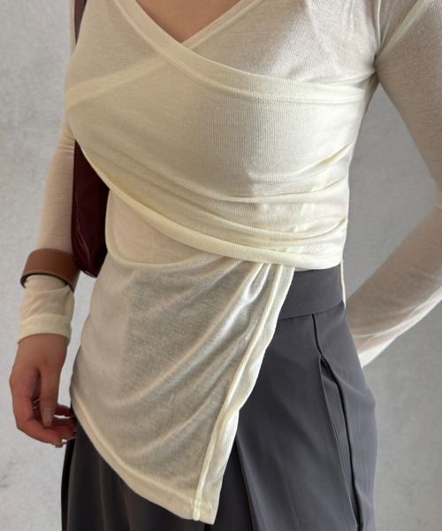 efill(エフィル)の「ツイスト レイヤード カットトップ(Tシャツ/カットソー・レディース・アイボリー・FREE)」の8枚目の写真