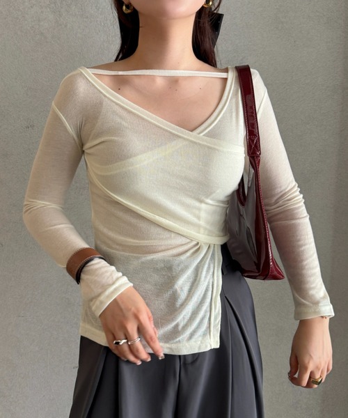 efill(エフィル)の「ツイスト レイヤード カットトップ(Tシャツ/カットソー・レディース・アイボリー・FREE)」の5枚目の写真