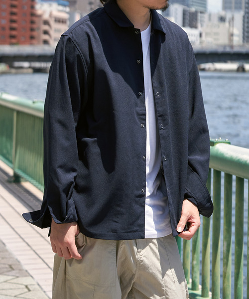 ikka(イッカ)の「【吸水速乾】イージーケアリネンライクシャウター(シャツ/ブラウス・メンズ・ネイビー/オリーブ・M/L/XL/S)」の2枚目の写真