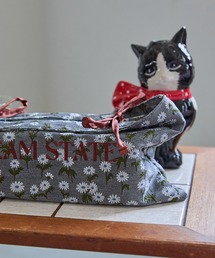 Casselini（キャセリーニ）の「Casselini HOME(キャセリーニ ホーム)フラワー刺繍ティッシュカバー（インテリア雑貨）」