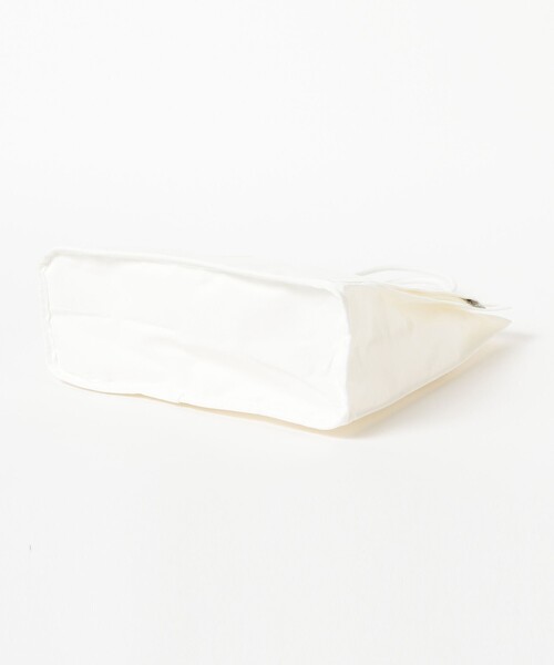 bpr BEAMS(ビーピーアール ビームス )の「ROOTOTE / RO.トール.TOFU-5B スクエア トートバッグ(トートバッグ・レディース・ホワイト/ブラック・ONE SIZE)」の6枚目の写真