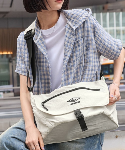 Cityboy Umbro ブラックメッセンジャーバッグ イングランドモデル