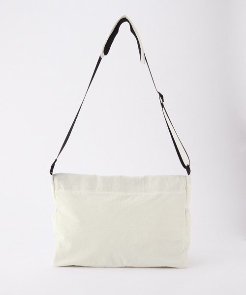 UMBRO■Big Messenger Bag■送料込 UMBRO/アンブロ 別注 ロゴ刺繍 ナイロンメッセンジャーバッグ