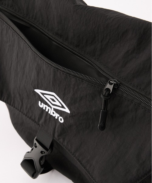 UMBRO/アンブロ 別注 ロゴ刺繍 ナイロンメッセンジャーバッグ